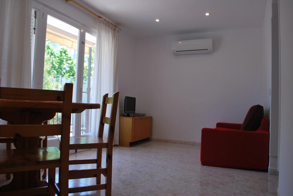 Apartamentos Les Palmeres Platja d'Aro Bagian luar foto