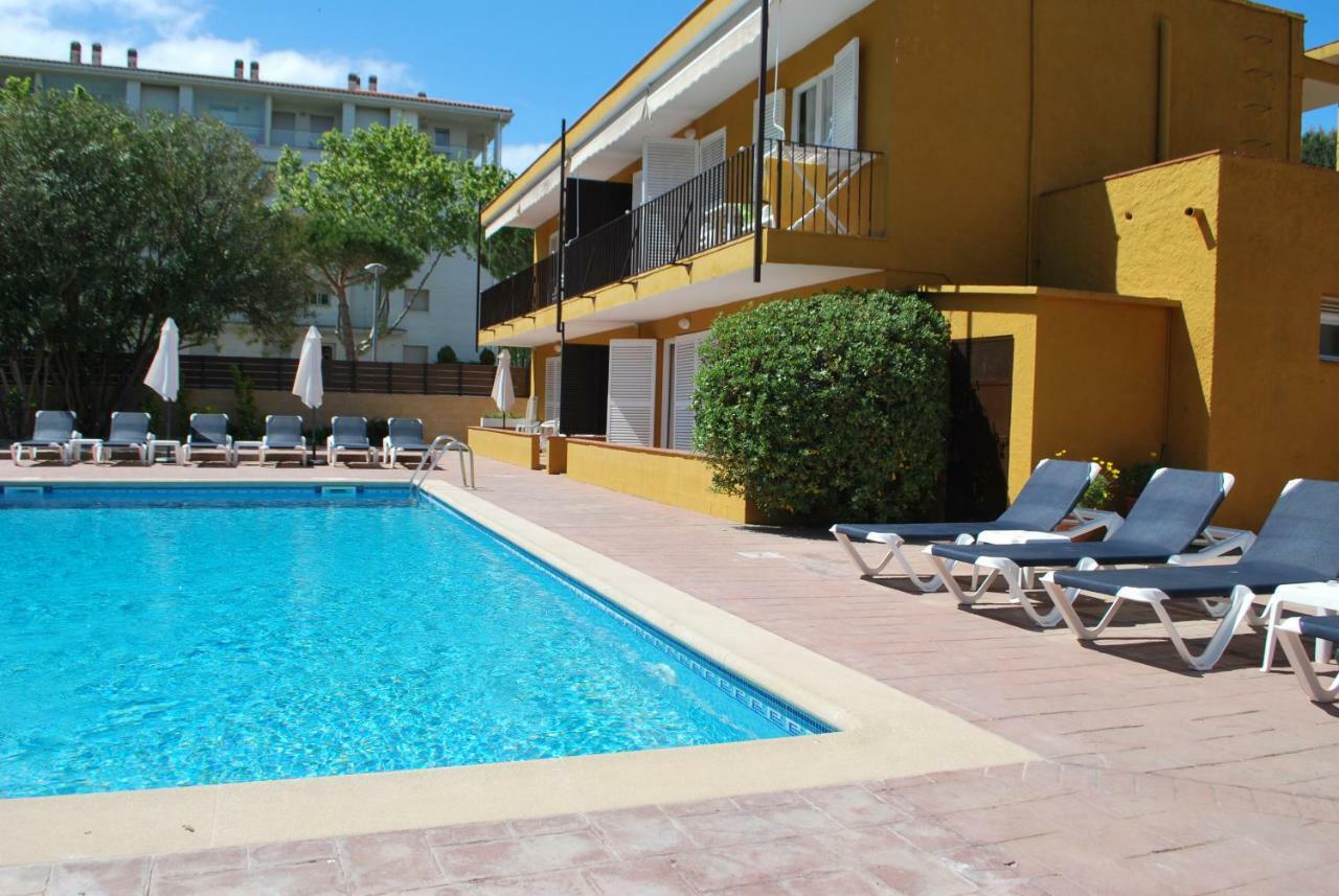 Apartamentos Les Palmeres Platja d'Aro Bagian luar foto