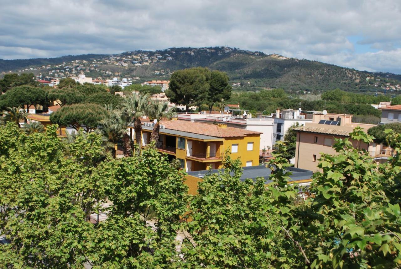 Apartamentos Les Palmeres Platja d'Aro Bagian luar foto