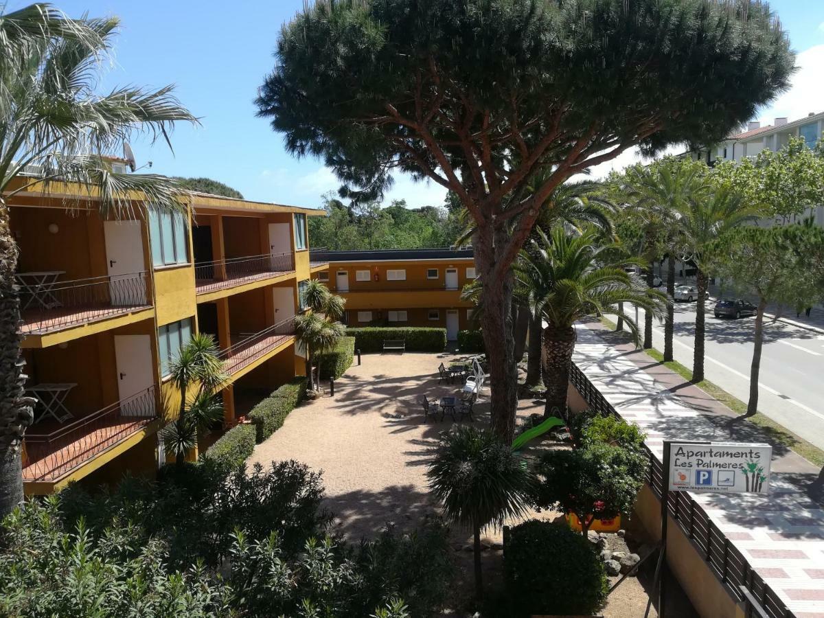 Apartamentos Les Palmeres Platja d'Aro Bagian luar foto